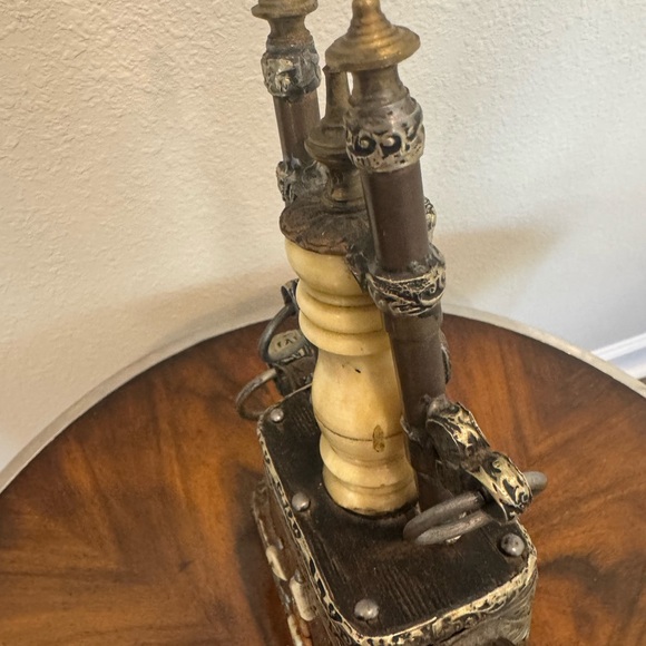 Antique Moroccan Tribal Gun Powder Flask / Case Hand Hammered With Bone Neck - Picture 7 of 16